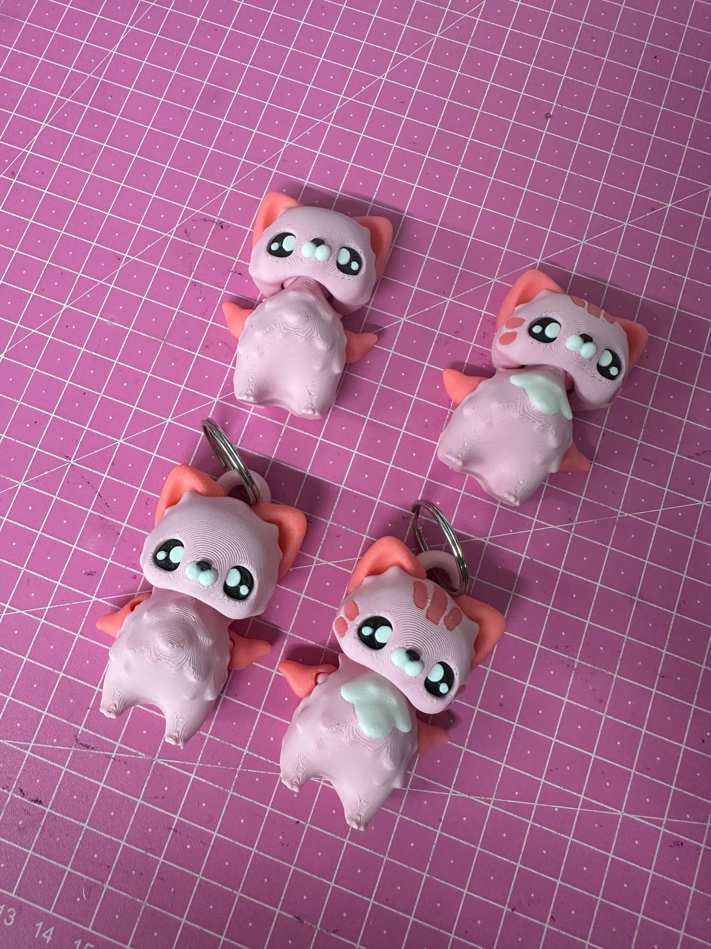 Cat Pixie mit Schlüsselanhänger – Magischer Begleiter für unterwegs Layers in Green