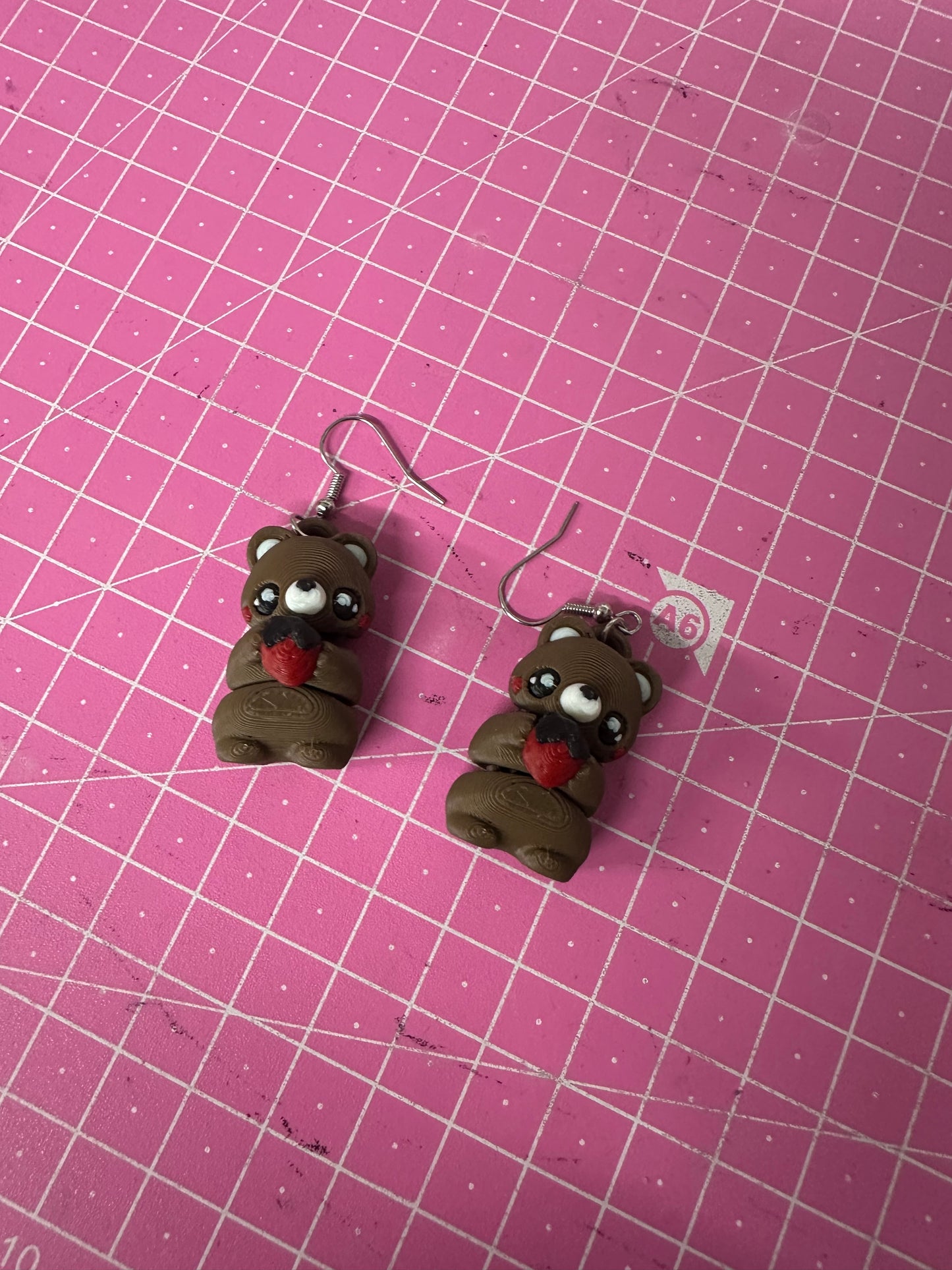 Teddy Bear Ohrringe – Süßer Ohrschmuck mit Kuschelbär-Charme Layers in Green