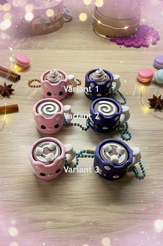 Mini-Kitty-Tasse im Set: rosa und dunkelblaue Tassen mit Katzenmotiv, Henkel und Kette
