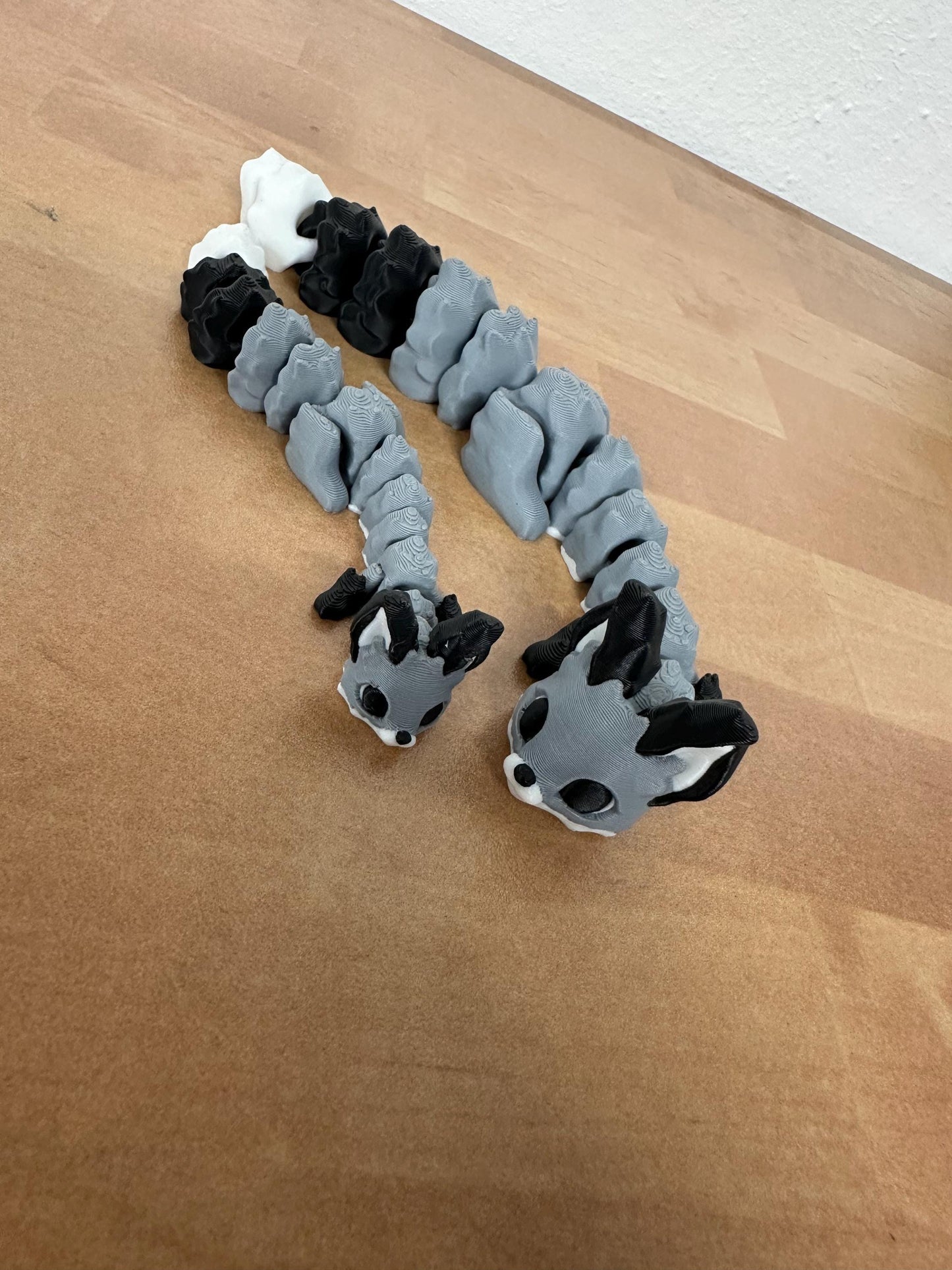 Yuna Dragon Layers in Green Design – Handgefertigte, segmentierte Drachenfigur