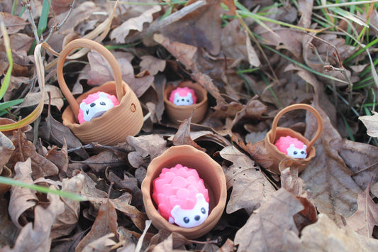 Igel im Korb – Herbstzauber für dein Zuhause Layers in Green