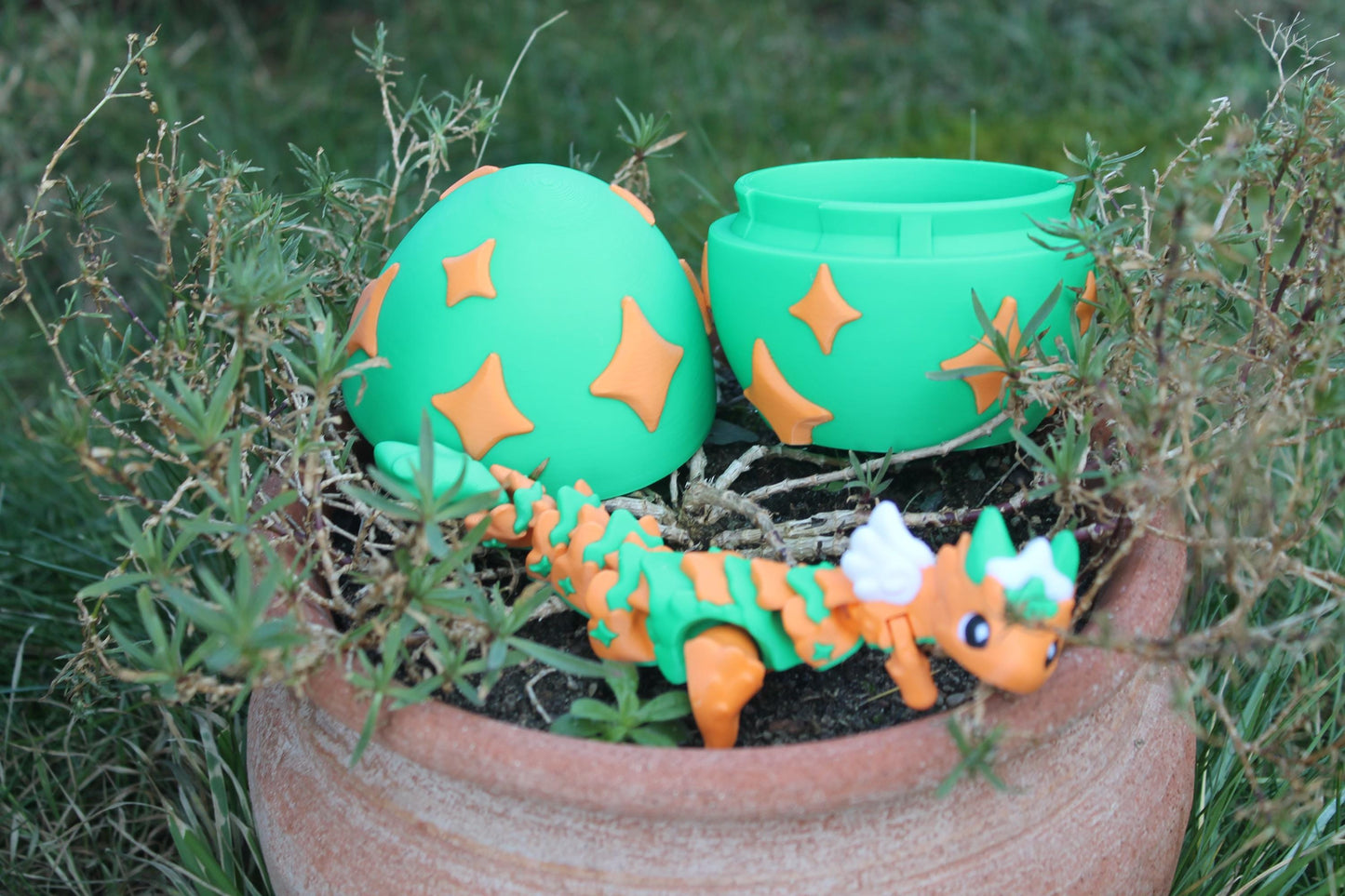 Atria Baby Dragon – Ein Hauch von Drachenmagie Layers in Green