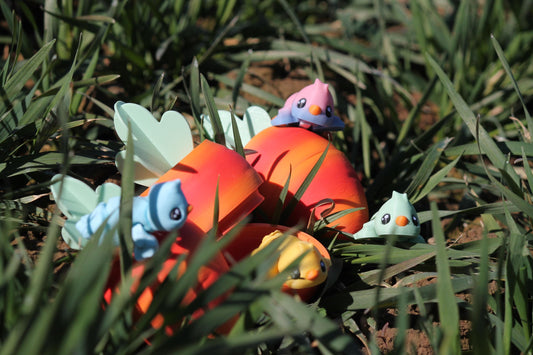 Flexi-Küken mit Karotten-Ei – Frühlingszauber für dein Zuhause Layers in Green