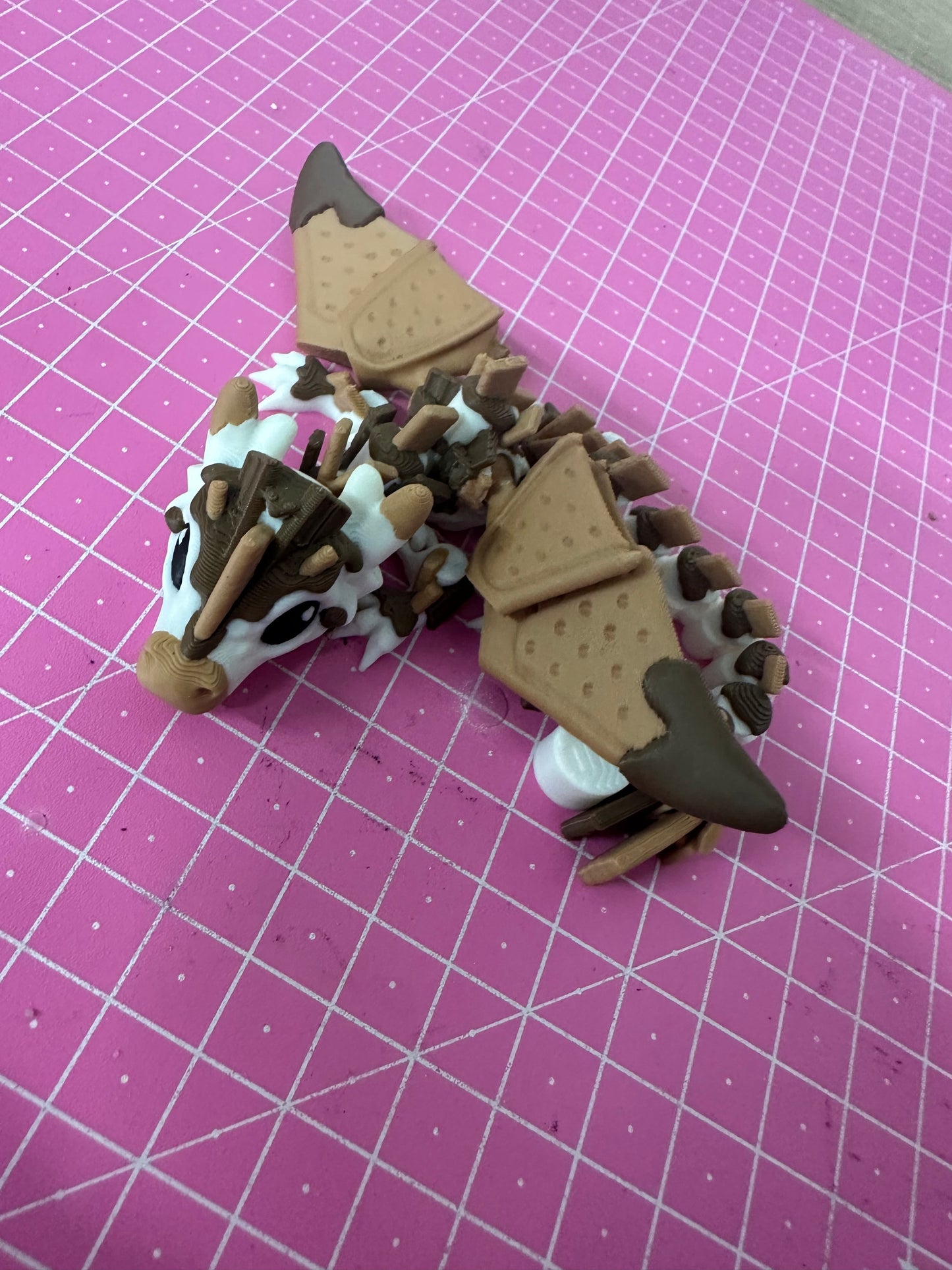 Baby Smores Dragon – Süßer Lagerfeuerzauber Cinderwing3D