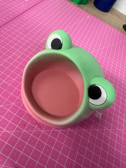 Goose Pixie mit Schlüsselanhänger & Frosch Aufbewahrung – Fantasie trifft Funktion Layers in Green