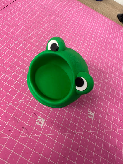 Goose Pixie mit Schlüsselanhänger & Frosch Aufbewahrung – Fantasie trifft Funktion Layers in Green