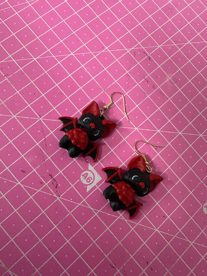 Bat Pixie Ohrringe – Mystischer Ohrschmuck mit Fledermaus-Charme Layers in Green