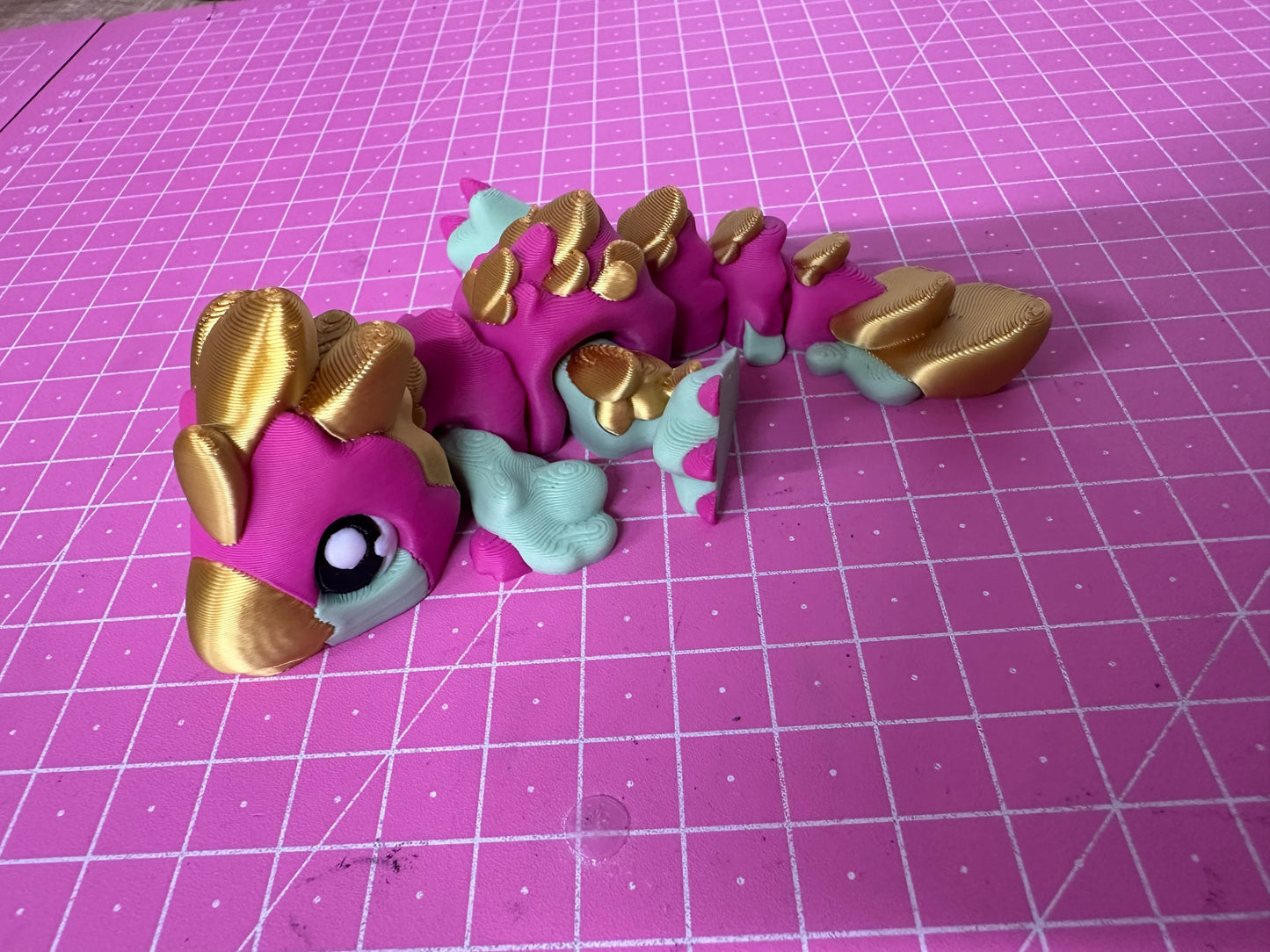 Velociraptor + Ei – Detailreiche Dinofigur für Sammler Layers in Green