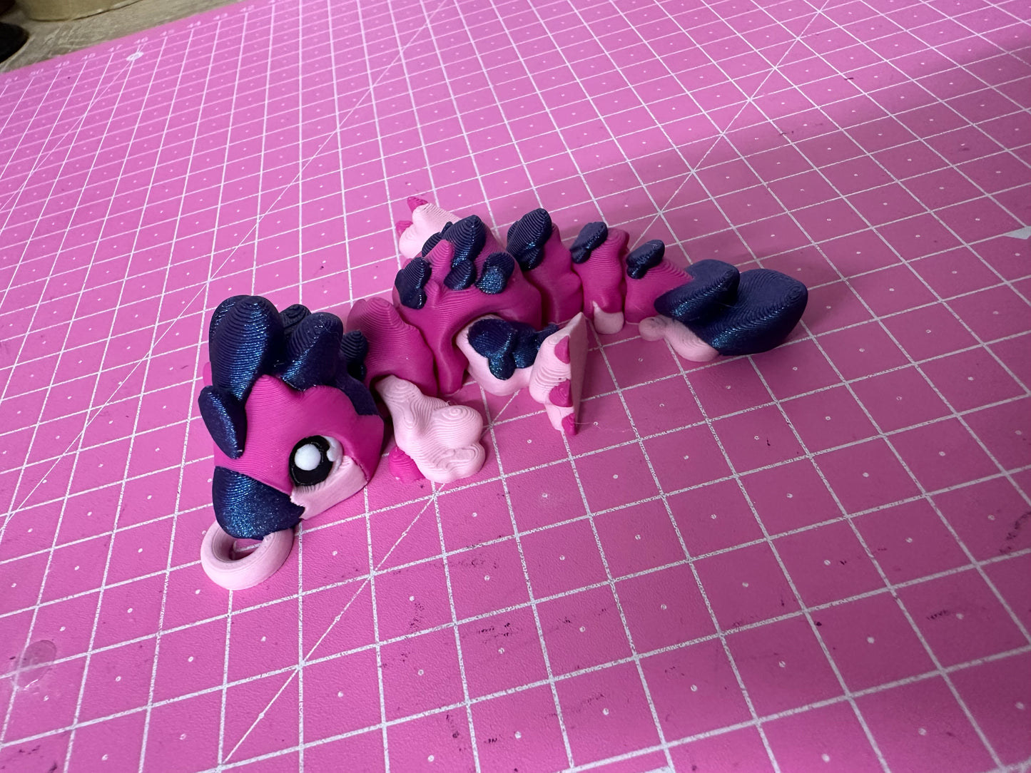 Velociraptor + Ei – Detailreiche Dinofigur für Sammler Layers in Green