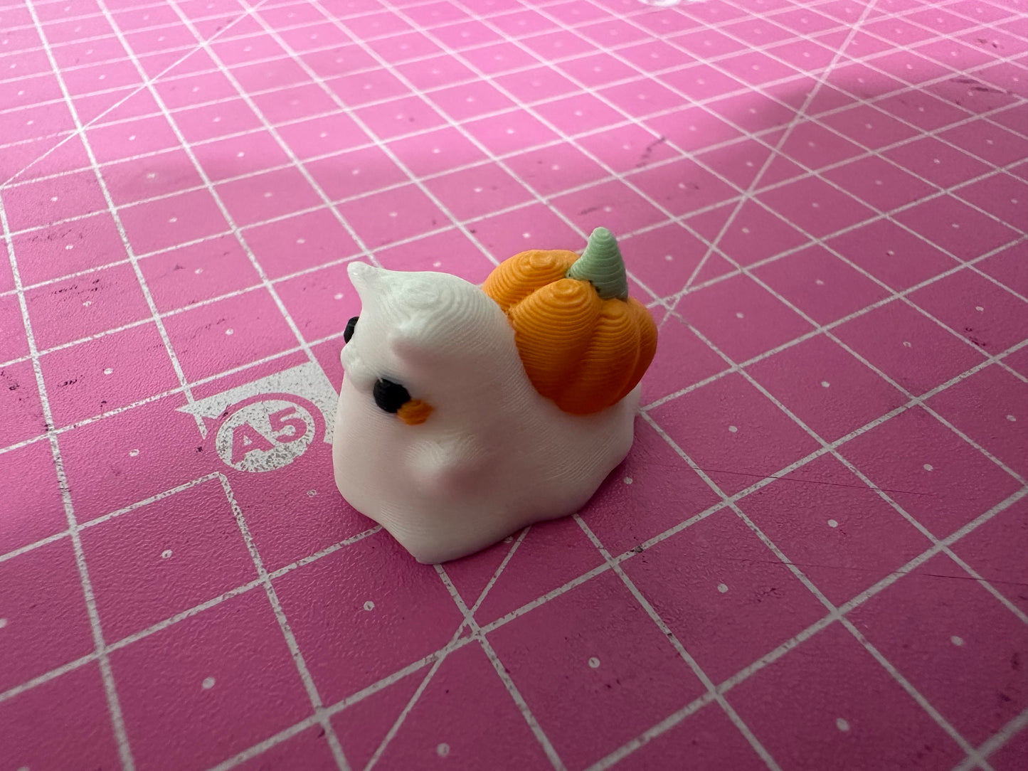 Ghost Snail mit Regal & Box – Magische Deko mit Aufbewahrung Layers in Green