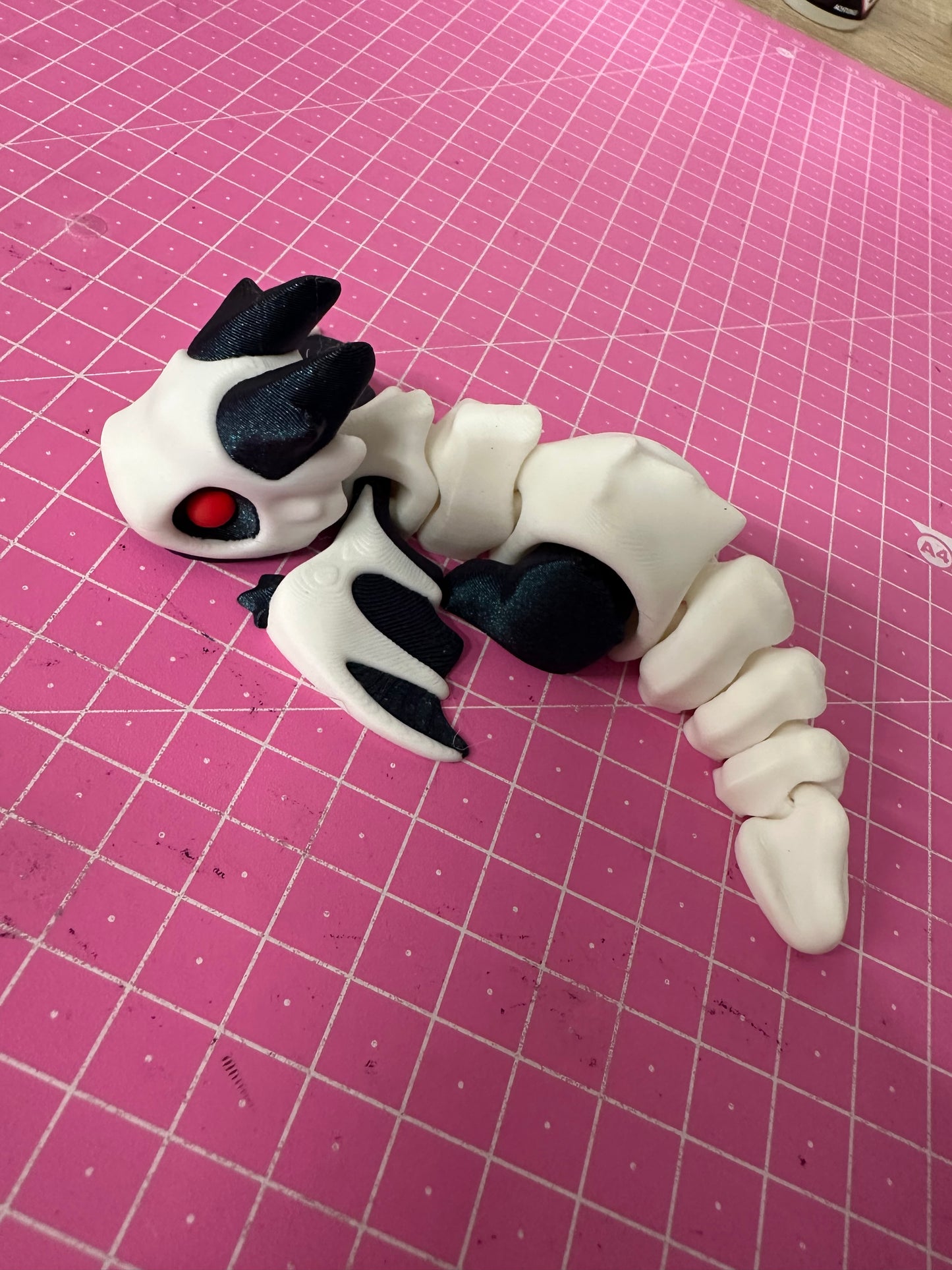 Marrow – Mystische Fantasy-Figur voller Geheimnisse Layers in Green