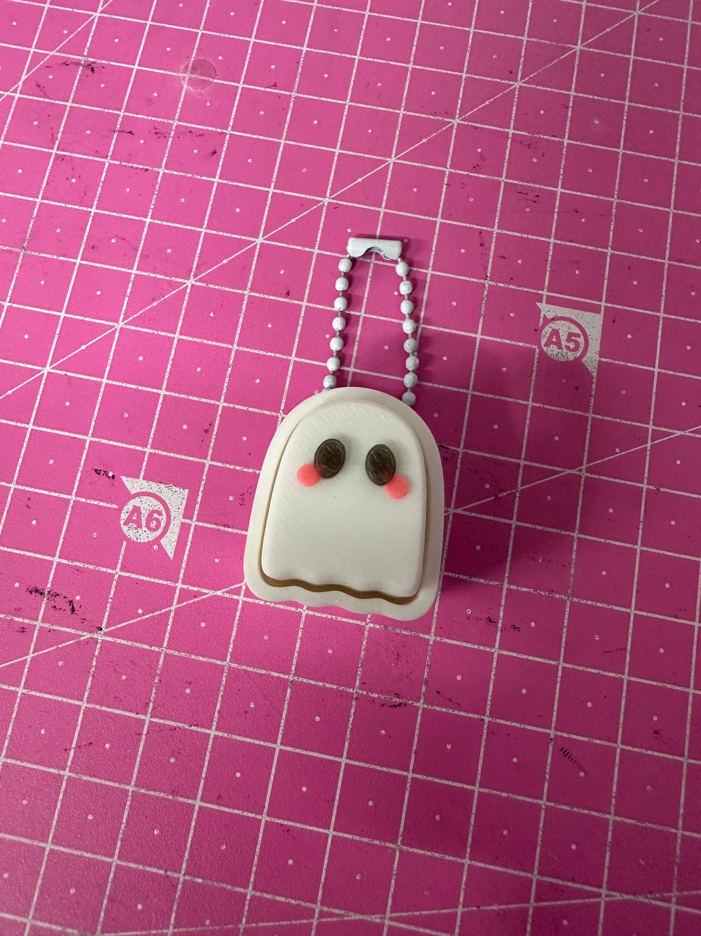 Spooki Klicker + Ghost – Niedliche Geisterfigur für Halloween Layers in Green