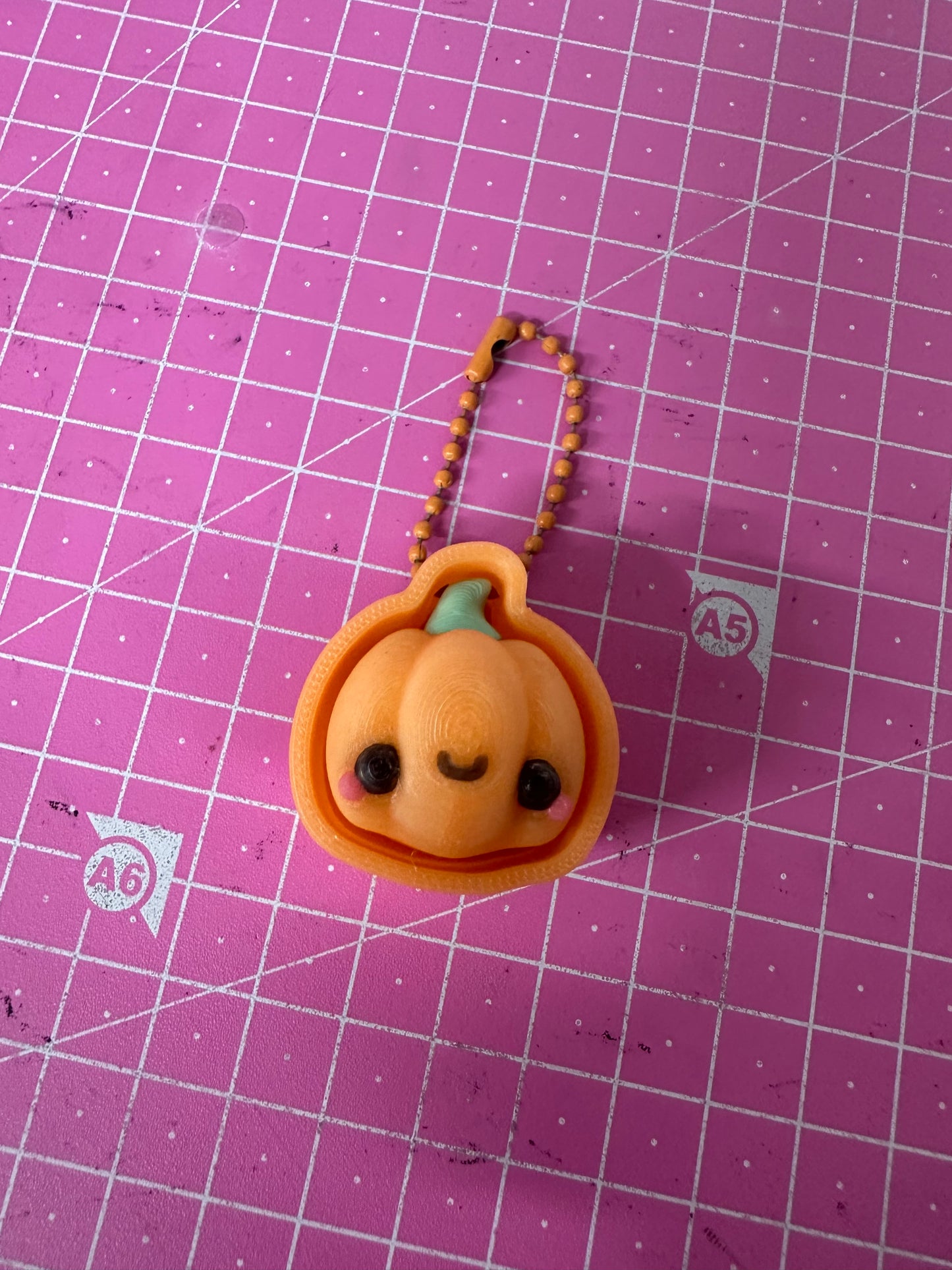 Spooki Klicker + Ghost – Niedliche Geisterfigur für Halloween Layers in Green