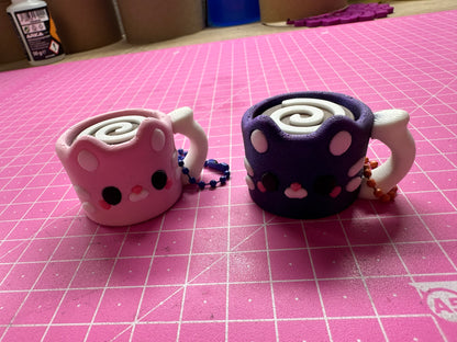 Kitty Mug Klicker – Süße Dessert-Magie im Mini-Format Layers in Green