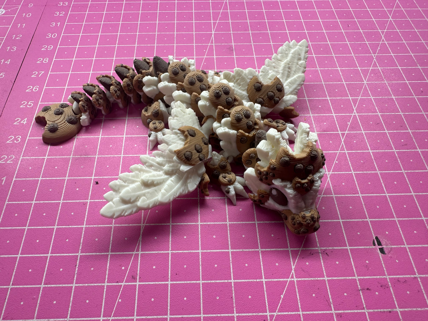 Chocolate Chip Cookie Dragon – Süßer Keksdrache voller Magie Cinderwing3D