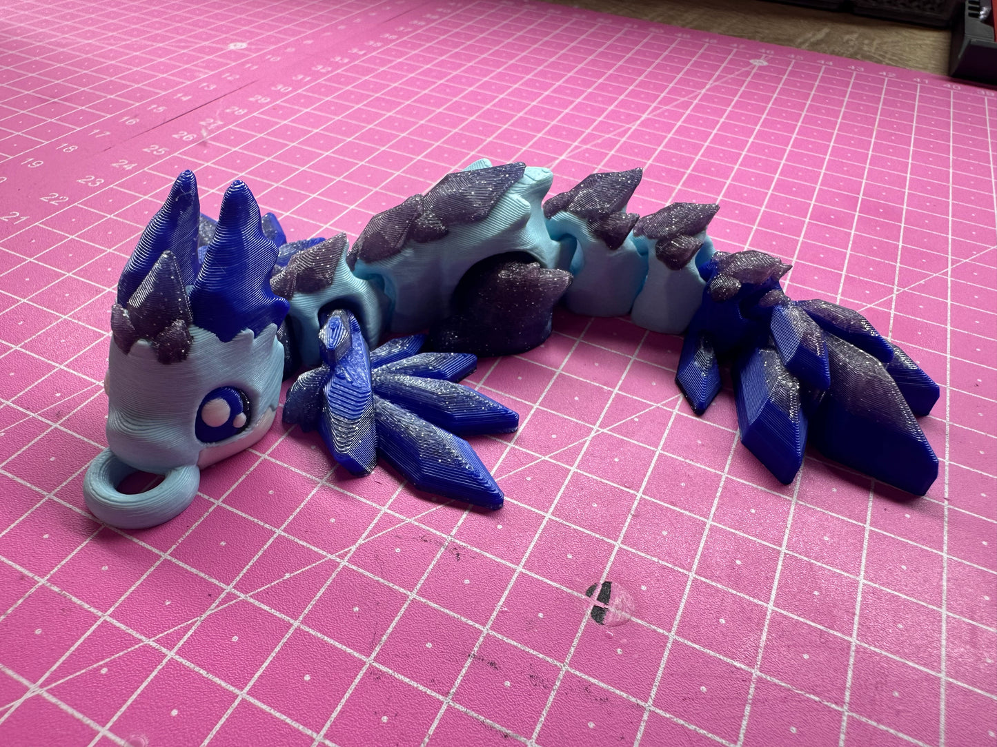 Frost Dragon – Majestätischer Eisdrachen voller Wintermagie Layers in Green