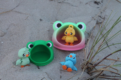 Goose Pixie mit Schlüsselanhänger & Frosch Aufbewahrung – Fantasie trifft Funktion Layers in Green