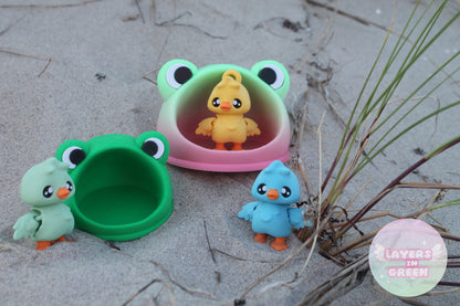 Goose Pixie mit Schlüsselanhänger & Frosch Aufbewahrung – Fantasie trifft Funktion Layers in Green