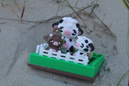 Cow Pixie mit Schlüsselanhänger – Magischer Begleiter im Kuh-Look Layers in Green