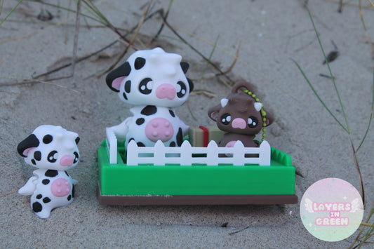 Cow Pixie mit Schlüsselanhänger – Magischer Begleiter im Kuh-Look Layers in Green