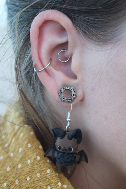 Bat Pixie Ohrringe – Mystischer Ohrschmuck mit Fledermaus-Charme Layers in Green