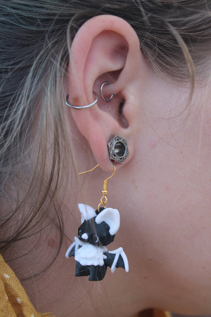 Bat Pixie Ohrringe – Mystischer Ohrschmuck mit Fledermaus-Charme Layers in Green