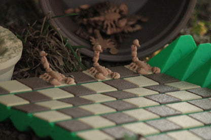 Cackti Chess Set + Damenfiguren & Aufbewahrung – Einzigartiges Fantasy-Schach ForgeCore