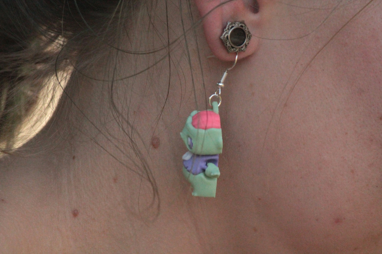 Zombiefigur Ohrring – Gruseliger Ohrschmuck für Halloween Layers in Green