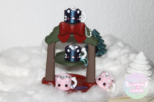 Kitty Mug Klicker – Süße Dessert-Magie im Mini-Format Layers in Green