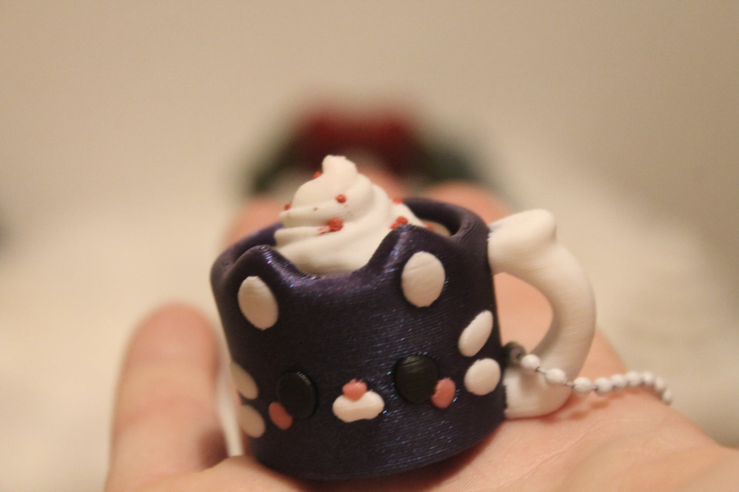 Kitty Mug Klicker – Süße Dessert-Magie im Mini-Format Layers in Green