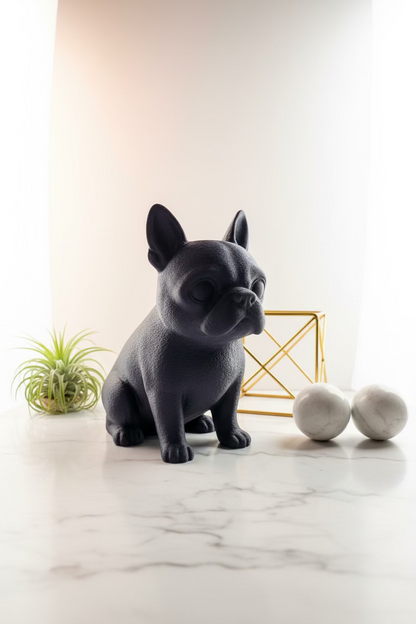 Boston-Terrier-Figur schwarz, sitzend, seitliche Ansicht