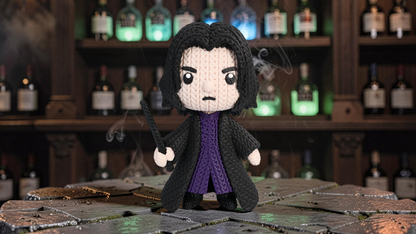 Knitted Dark Wizard Teacher – Cozy Sammlerfigur im Stricklook Whale 3D Studio