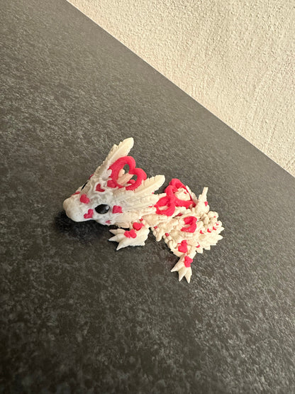 Herzlicht-Baby-Drache – Ein Symbol der Liebe & Magie Cinderwing3D