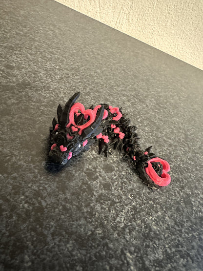 Dunkelherz-Baby-Drache – Magische Liebe trifft geheimnisvolle Eleganz Cinderwing3D