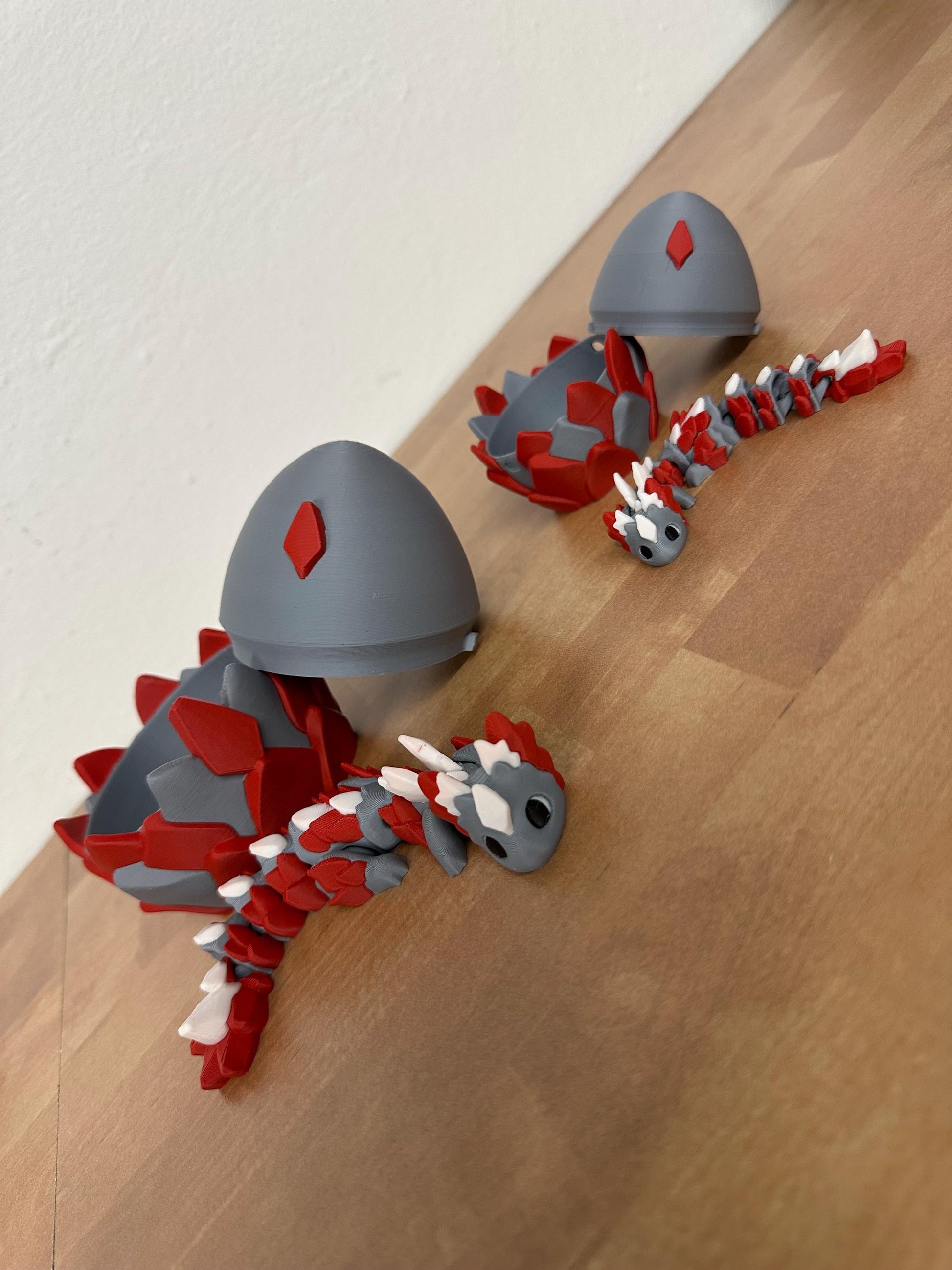 Baby Rubicuro Dragon – Magie und Eleganz in einem kleinen Kunstwerk Layers in Green