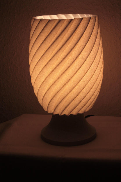 Design Stehlampe – Ein kunstvolles Lichtobjekt IT Dienstleistungen