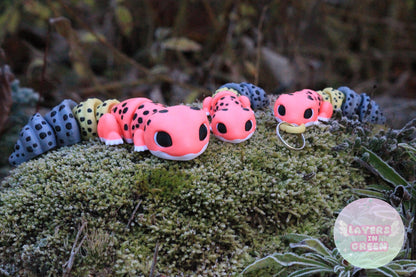 Magischer Regenwald-Gecko – Ein Hauch von Exotik für dein Zuhause Layers in Green