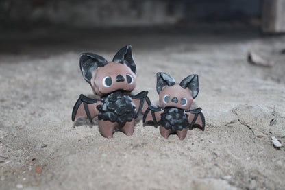 Magischer Fledermaus-Pixie – Geheimnisvolle Herbstdekoration Layers in Green