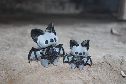 Magischer Fledermaus-Pixie – Geheimnisvolle Herbstdekoration Layers in Green