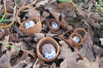 Igel im Korb – Herbstzauber für dein Zuhause Layers in Green