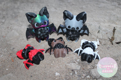 Magischer Fledermaus-Pixie – Geheimnisvolle Herbstdekoration Layers in Green