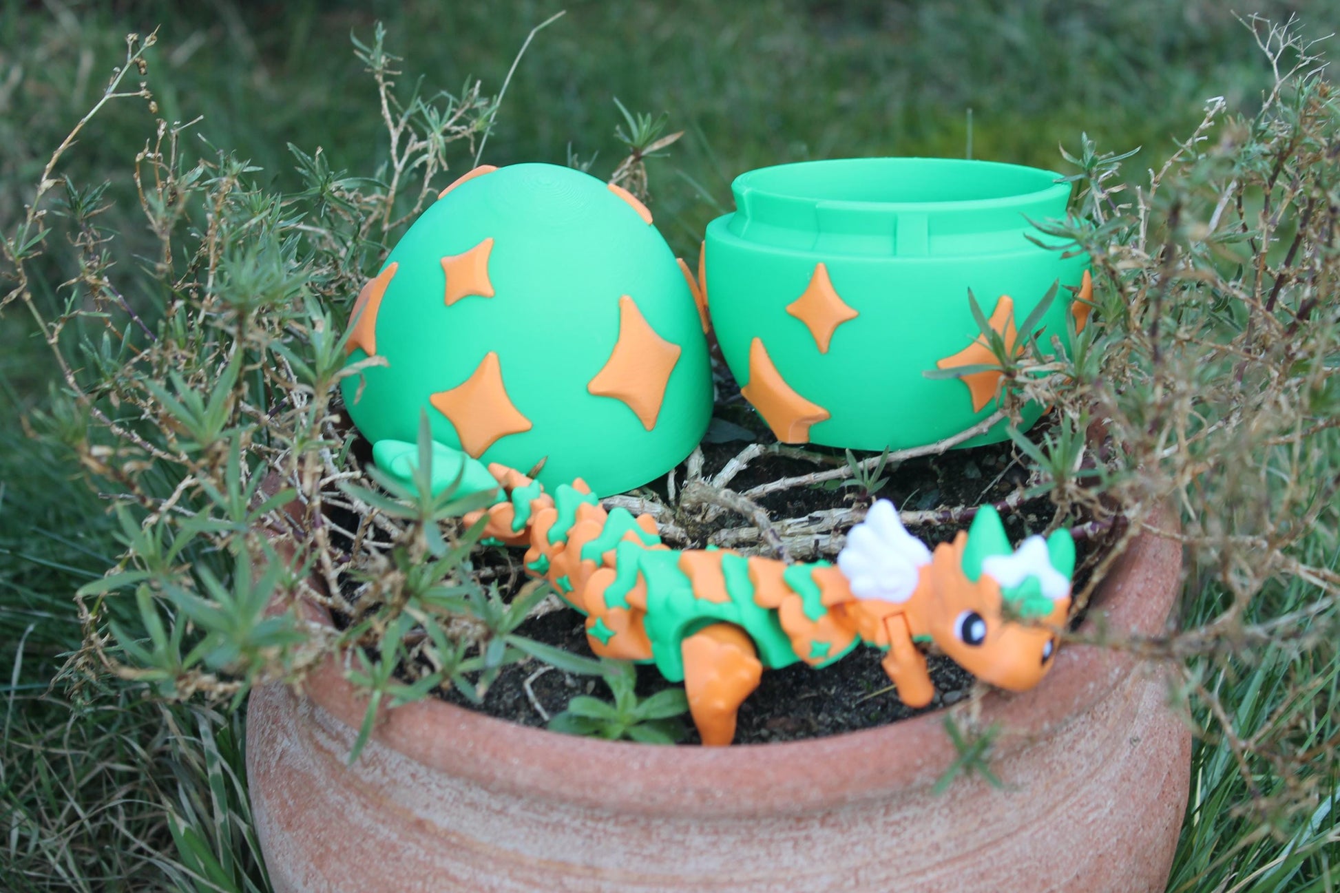 Atria Baby Dragon – Ein Hauch von Drachenmagie Layers in Green