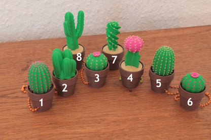 Fröhlicher Kaktus Schlüsselanhänger – Dein stacheliger Begleiter