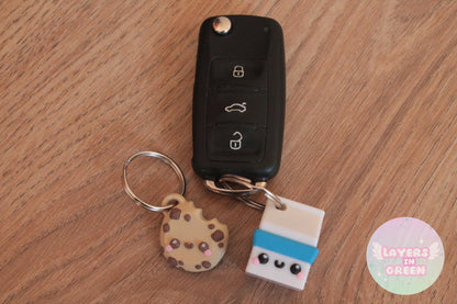 Keks & Milch Schlüsselanhänger – Das süßeste Duo für unterwegs Layers in Green