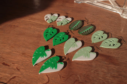 Zauberhafte Blätter-Ohrringe – Natürliche Eleganz für deinen Look ForgeCore