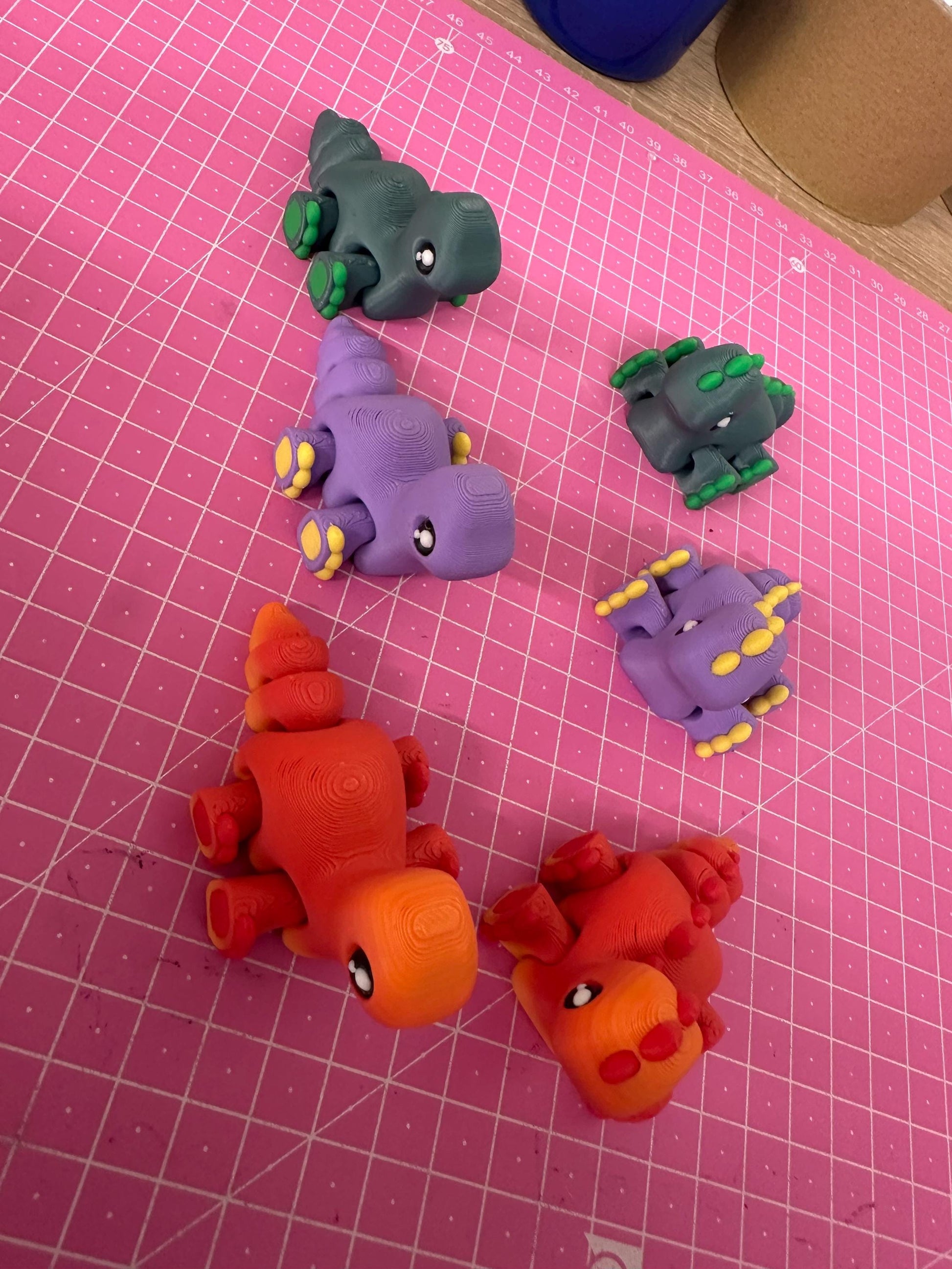 Bronto im Zen-Garten – Deko-Set für innere Ruhe & Dino-Liebe Layers in Green