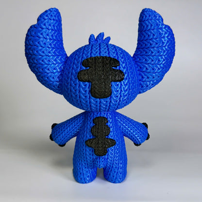 Knitted Alien Companion – Cozy Sci-Fi Fanart Figur Whale 3D Studio