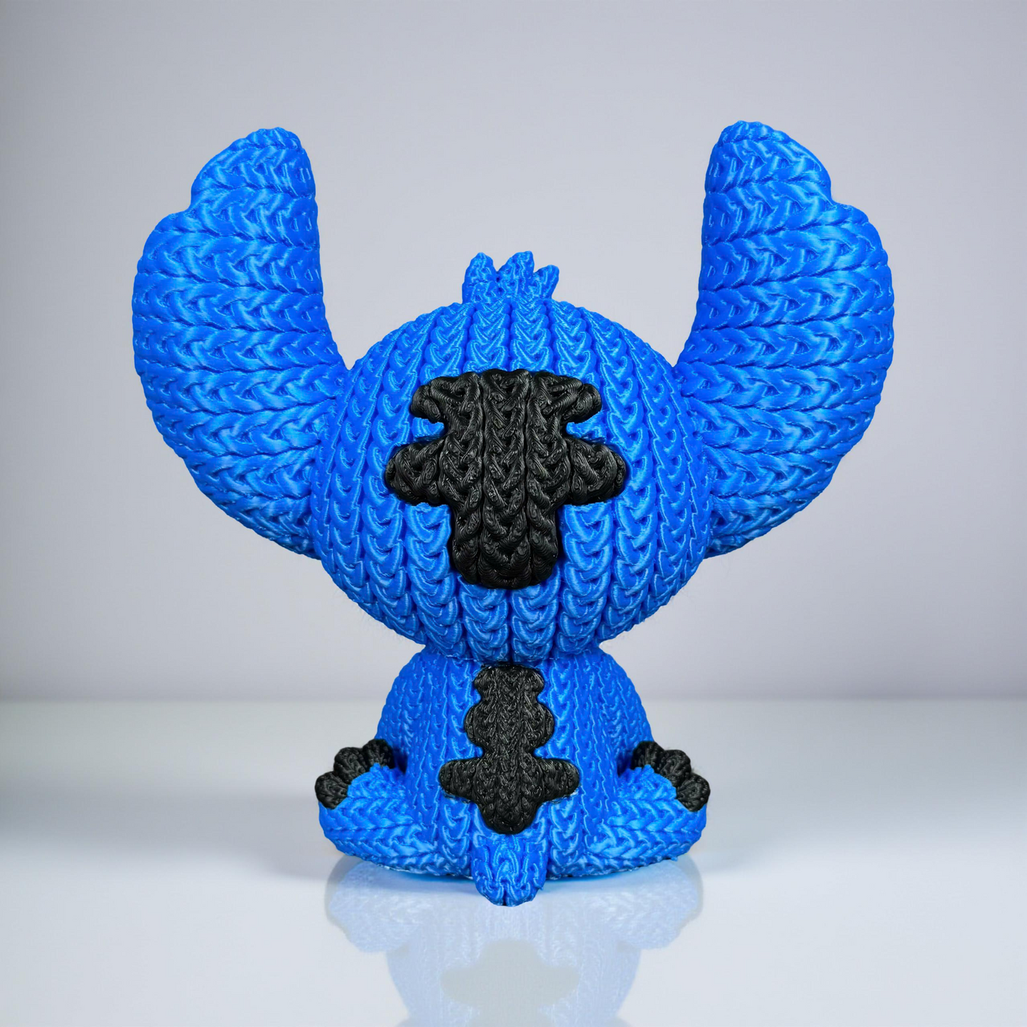 Knitted Alien Companion – Cozy Sci-Fi Fanart Figur Whale 3D Studio
